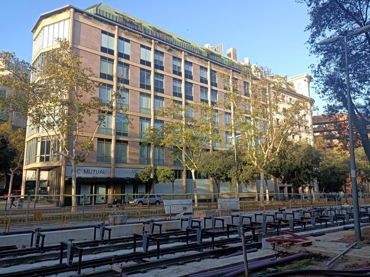 Barcelona — Construction of the connection between the two tram lines on Diagonal