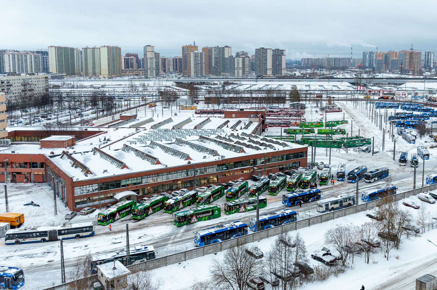 聖彼德斯堡 — Joint tramway-trolleybus depot