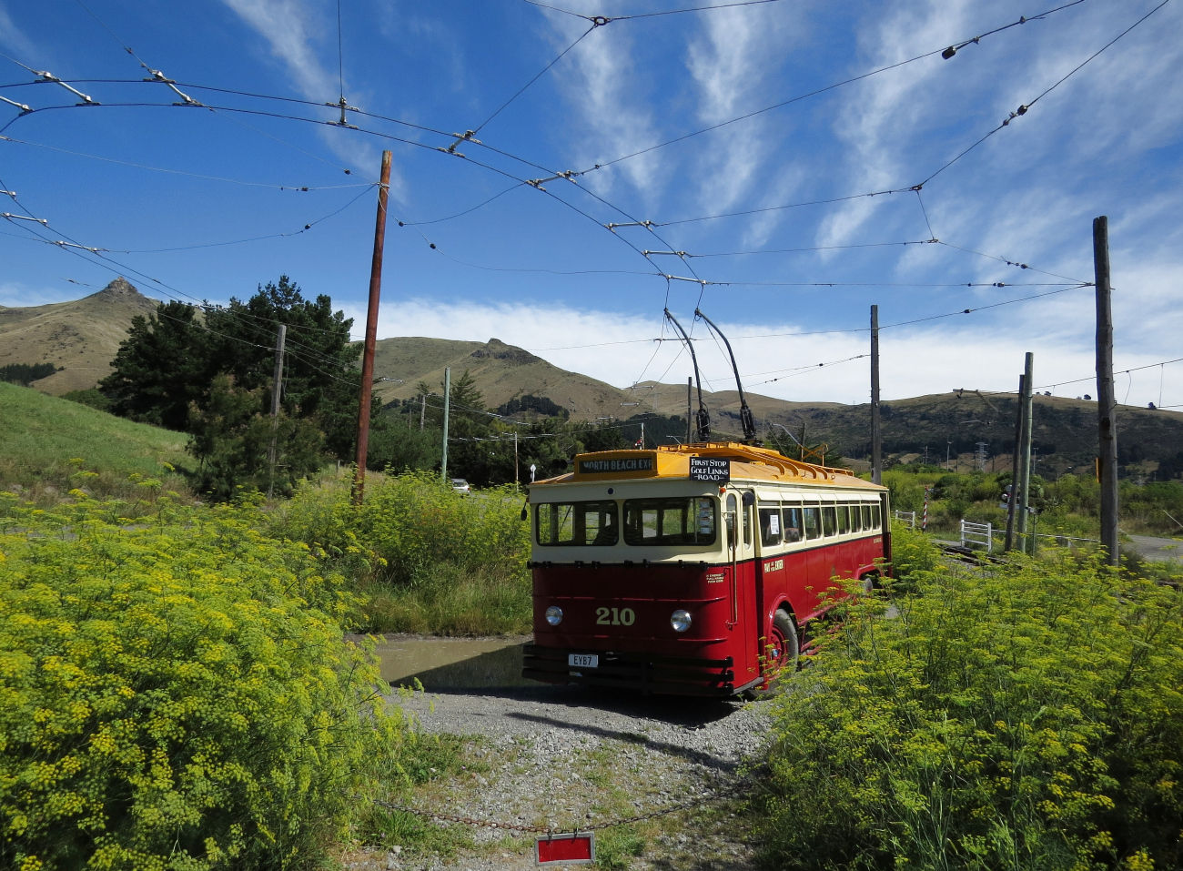 Ferrymead, English Electric № 210; Ferrymead — Trolleybus Line and Infrastructure