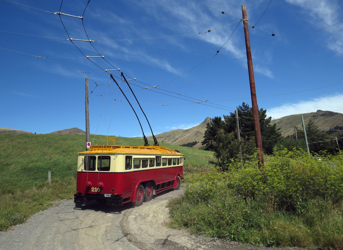 Ferrymead, English Electric # 210; Ferrymead — Trolleybus Line and Infrastructure