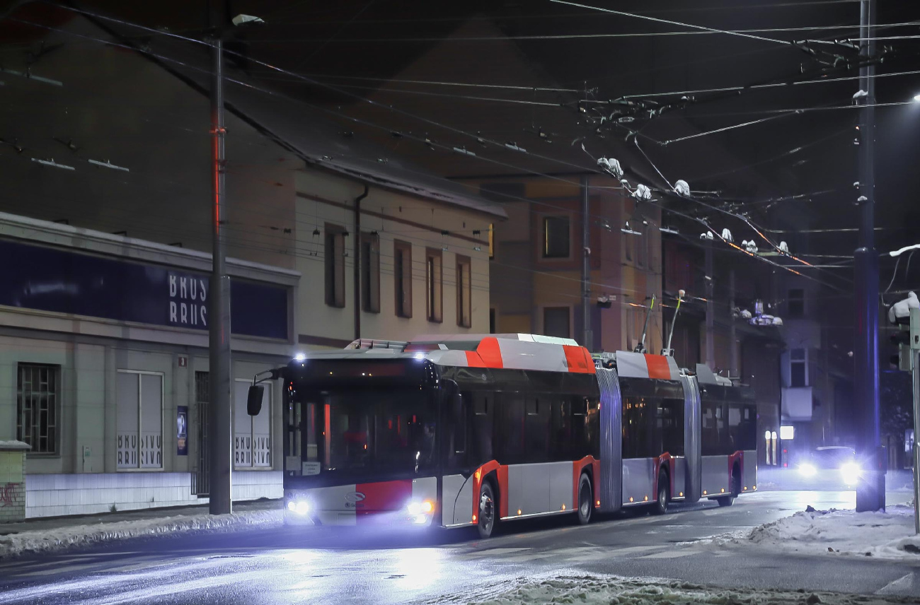 Прага, Škoda-Solaris 24m (Škoda 38Tr) № 402; Пльзень — Новые троллейбусы и электробусы Škoda
