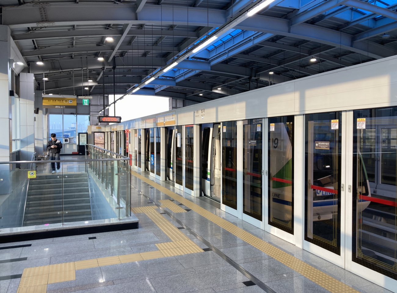 Сеульский регион — Метрополитен — Йыджонбу — VAL U-Line (의정부 경전철)