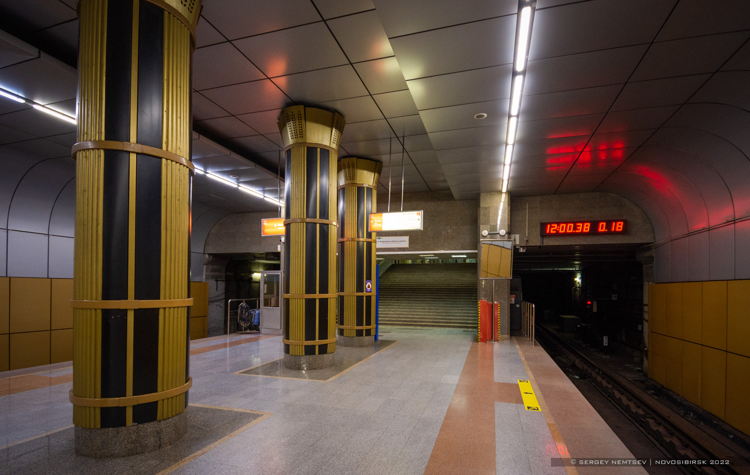 Novosibirsk — Dzerzhinskaya Line — Zolotaya Niva station