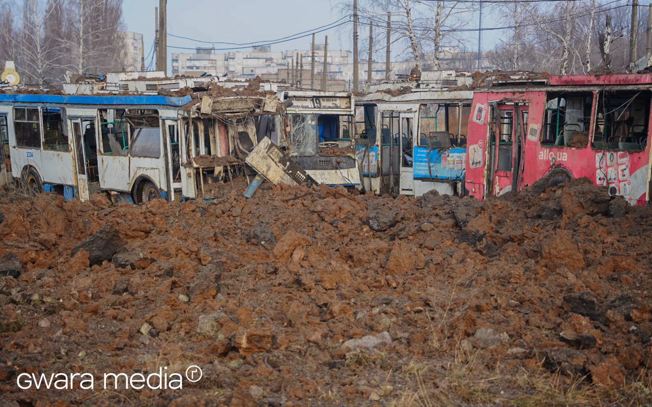 Харьков, ЗиУ-682Г-016.02 № 2334; Харьков, ЗиУ-682Г-016.02 № 2309; Харьков — Последствия боевых действий — 02.2022 — н.в.; Харьков — Последствия бомбардировок Салтовского трамвайного депо