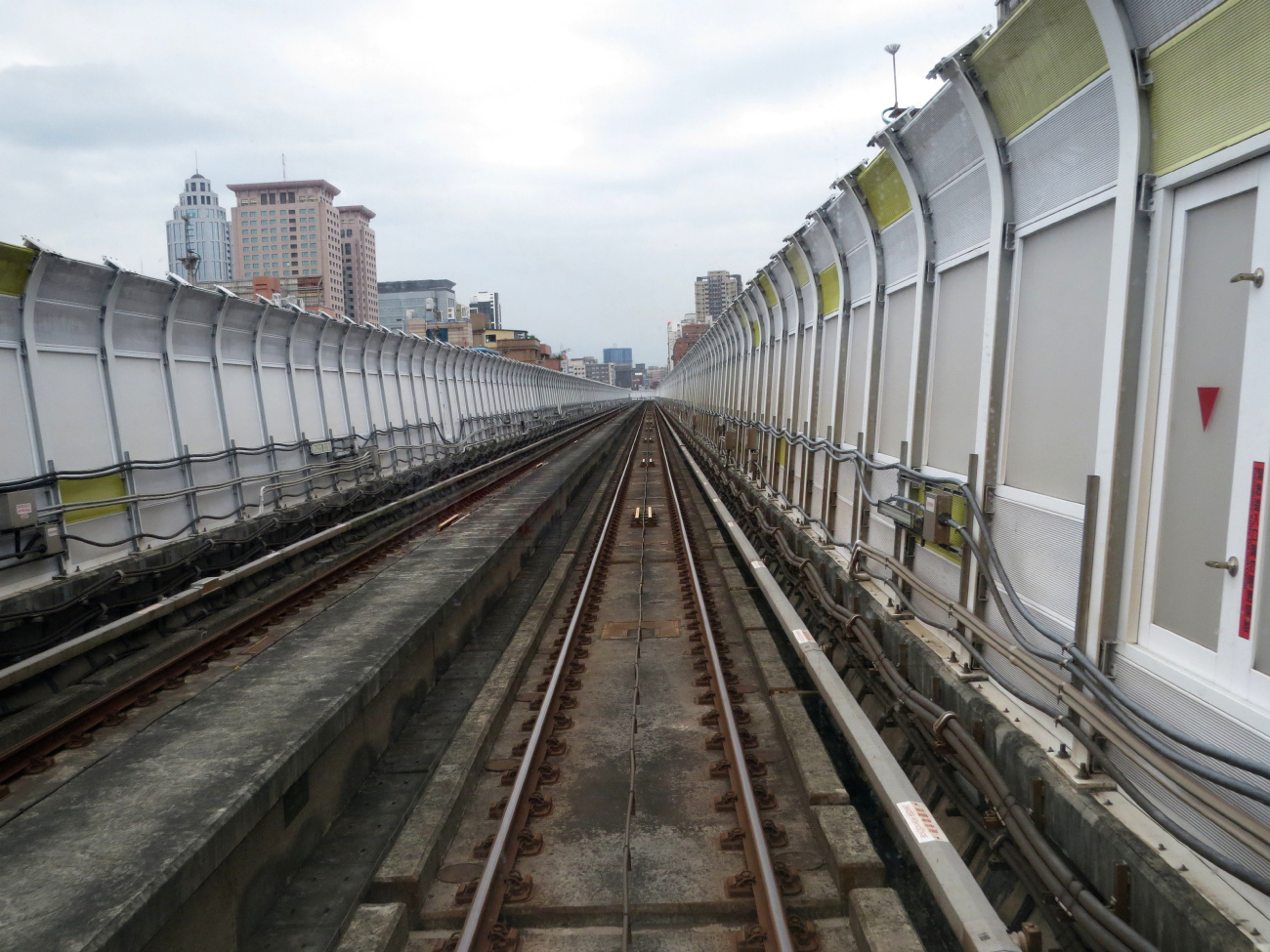 Тайбэй — Метрополитен — 捷運Y — Линия Кольцевая (Желтая)