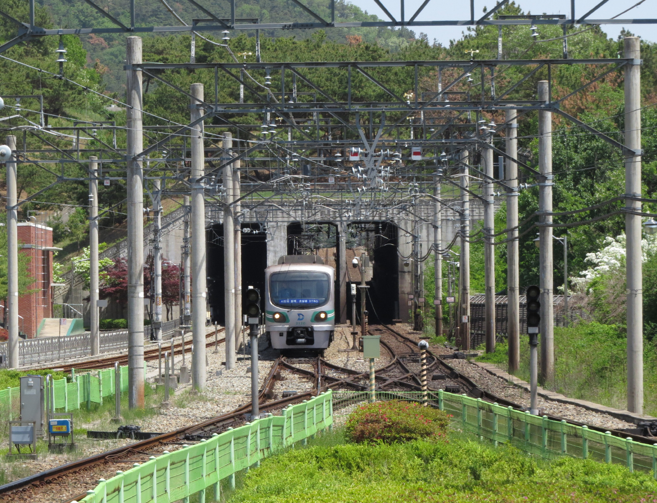 Daegu, Rotem Daegu 2000 Series # 220; Daegu — Metropolitain — Line 2 (2호선)