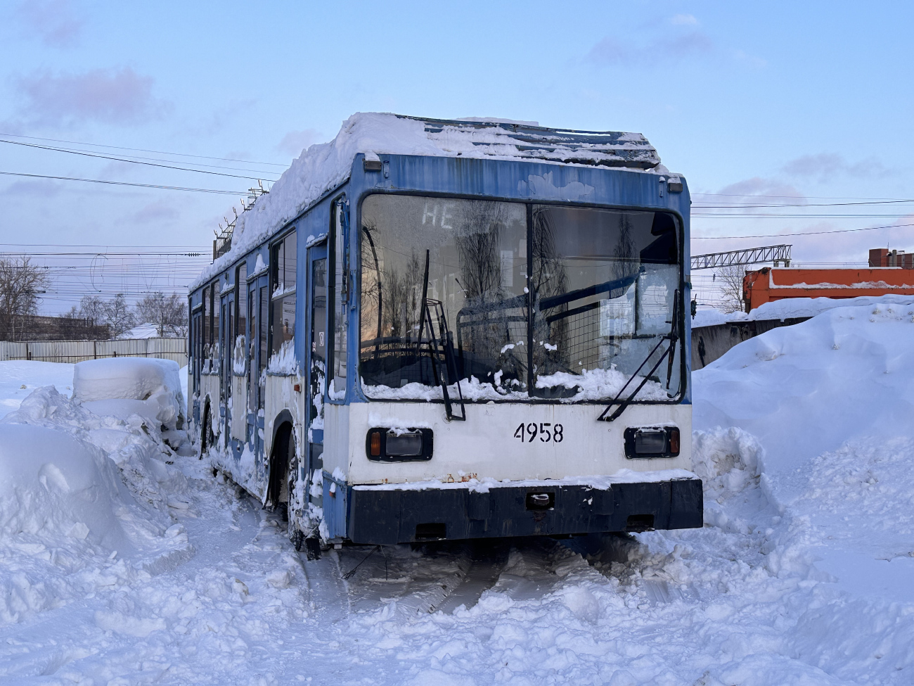 Санкт-Петербург, ПТЗ-5283 № 4958; Петрозаводск — Базы хранения и списания троллейбусов (БХиСТ)