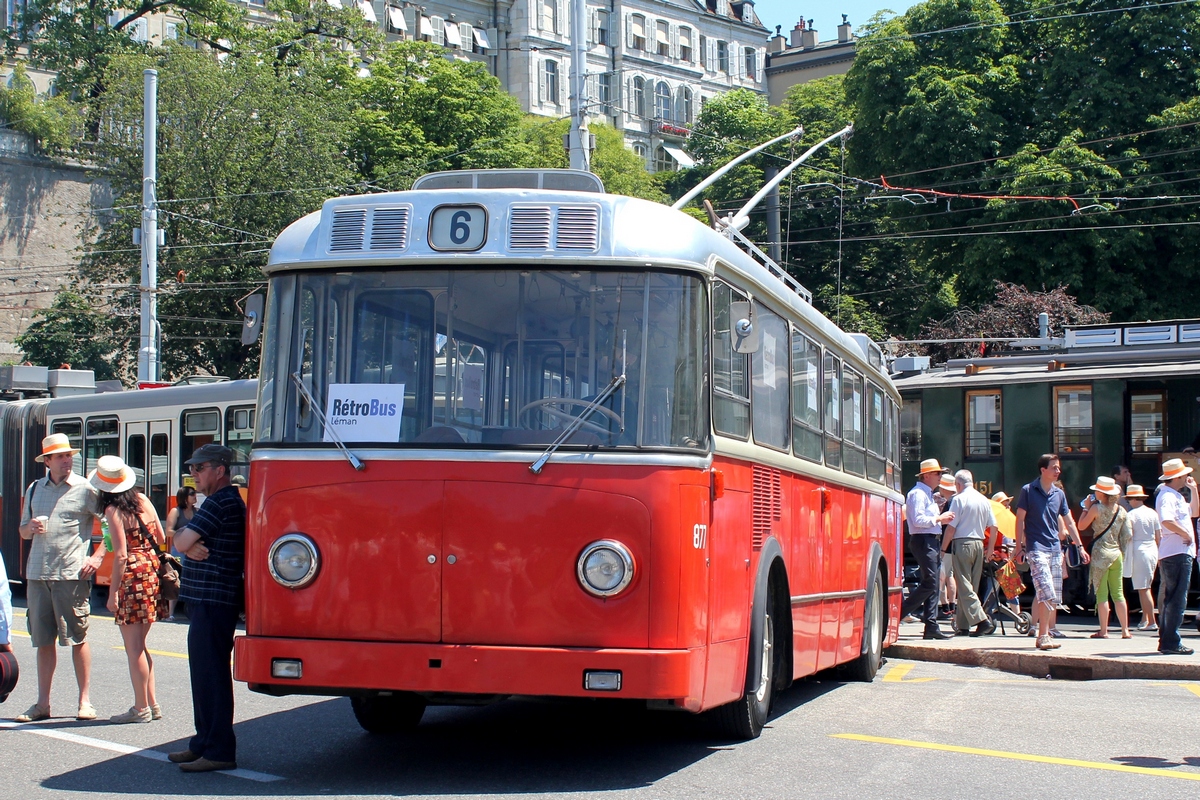 Лозанна, Berna/SWP/SAAS 4TP № (877); Женева — 150 лет женевским трамваям