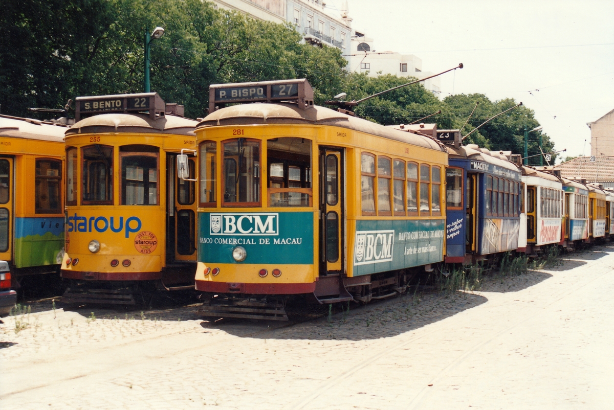 Лиссабон, Carris 2-axle motorcar (Standard) № 255; Лиссабон, Carris 2-axle motorcar (Standard) № 281; Лиссабон — Трамвай — Estação de Arco do Cego (закрытое депо)