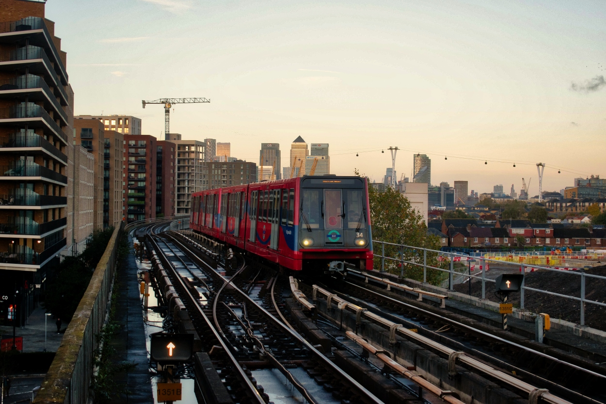 London, Bombardier B90 # 34