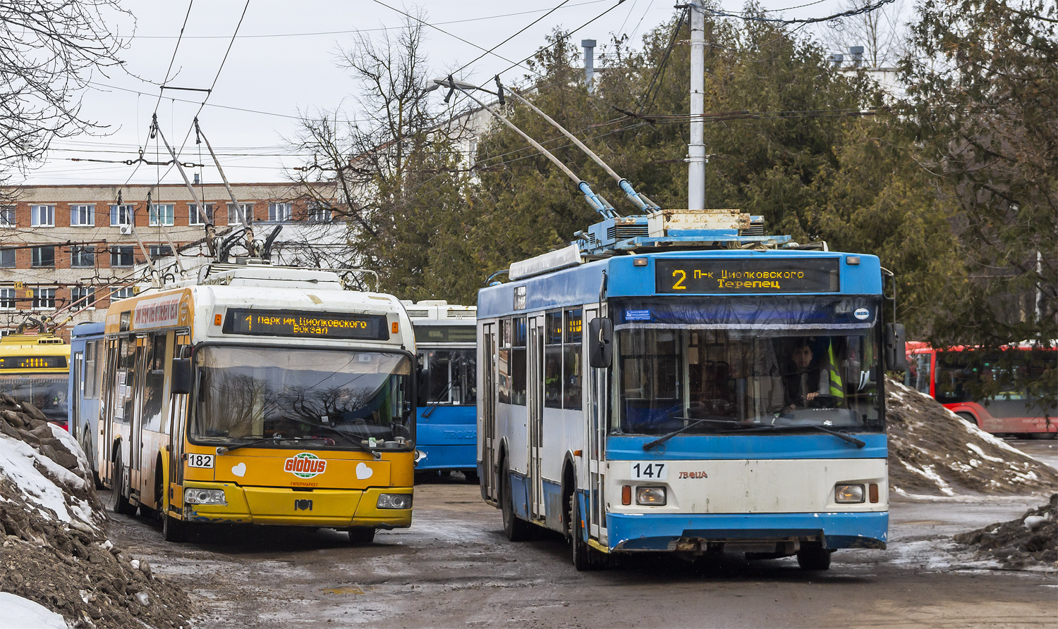 Калуга, БКМ 321 № 182; Калуга, Тролза-5275.03 «Оптима» № 147