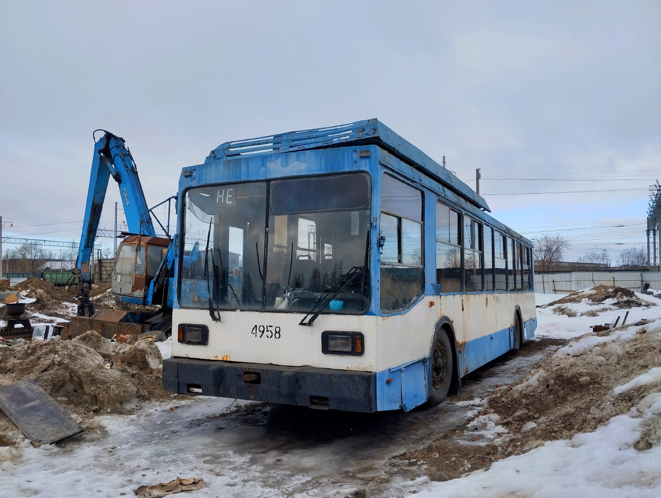 Санкт-Петербург, ПТЗ-5283 № 4958; Петрозаводск — Базы хранения и списания троллейбусов (БХиСТ)