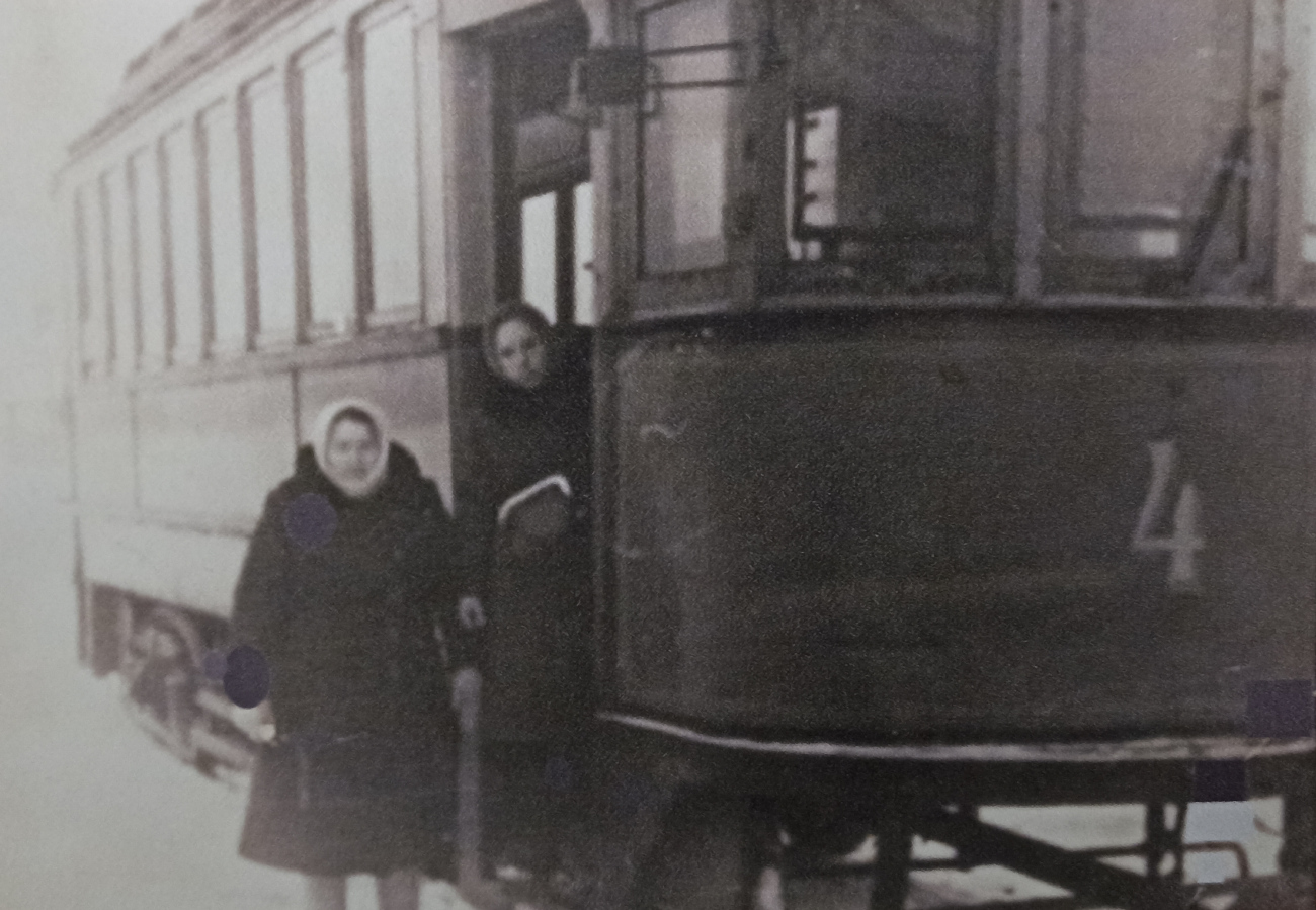 Smolensk, M № 4; Electric transport employees; Smolensk — Historical photos (1945 — 1991)