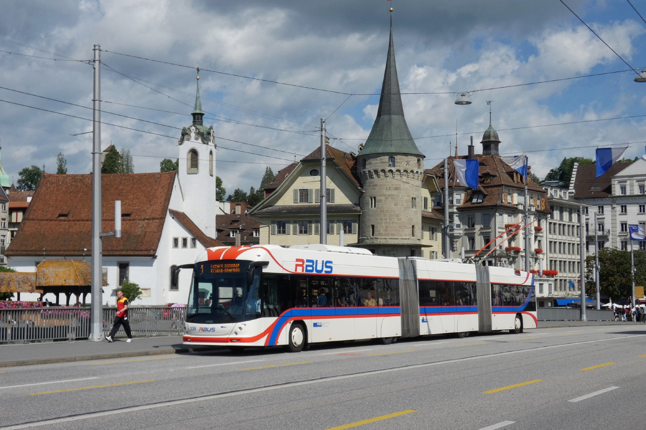 Luzern, Hess lighTram (BGGT-N2D) # 239