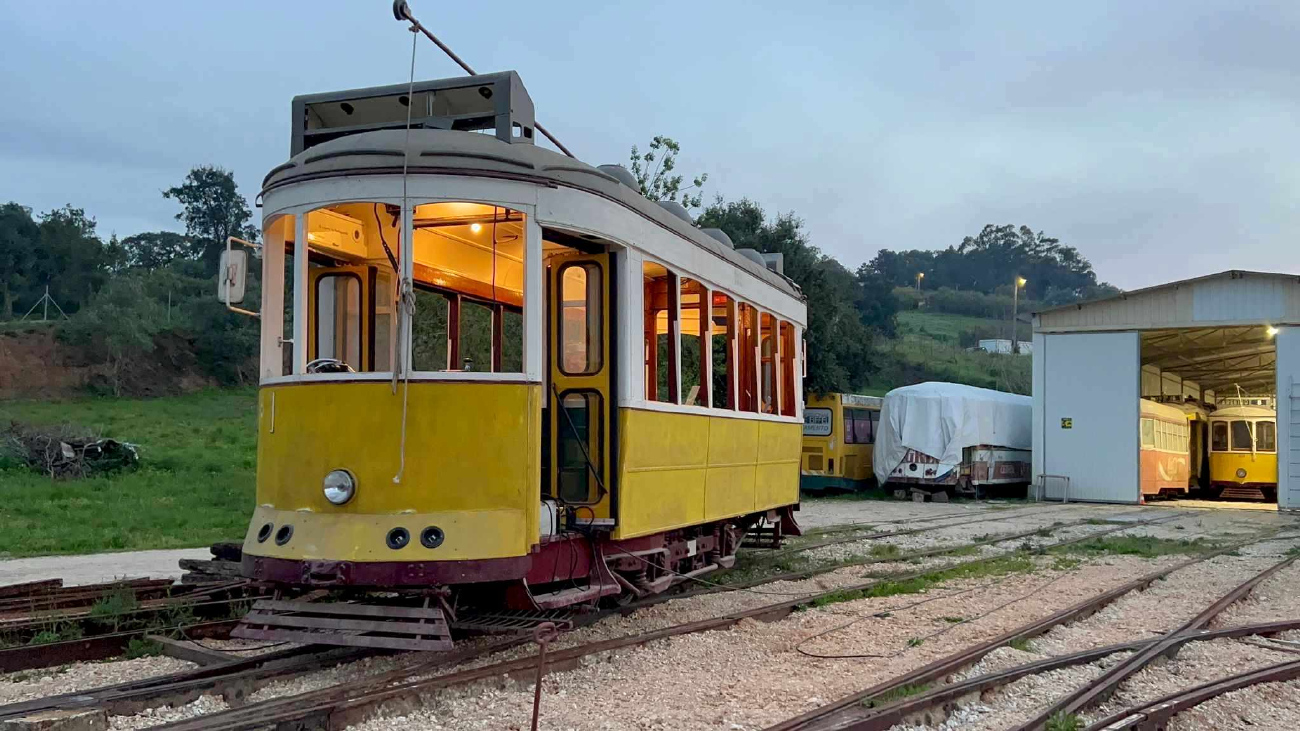 Лиссабон, Carris 2-axle motorcar (Remodelado) № 738; Лиссабон — Трамвай — Реставрация трамваев Пауло Маркеса и друзей