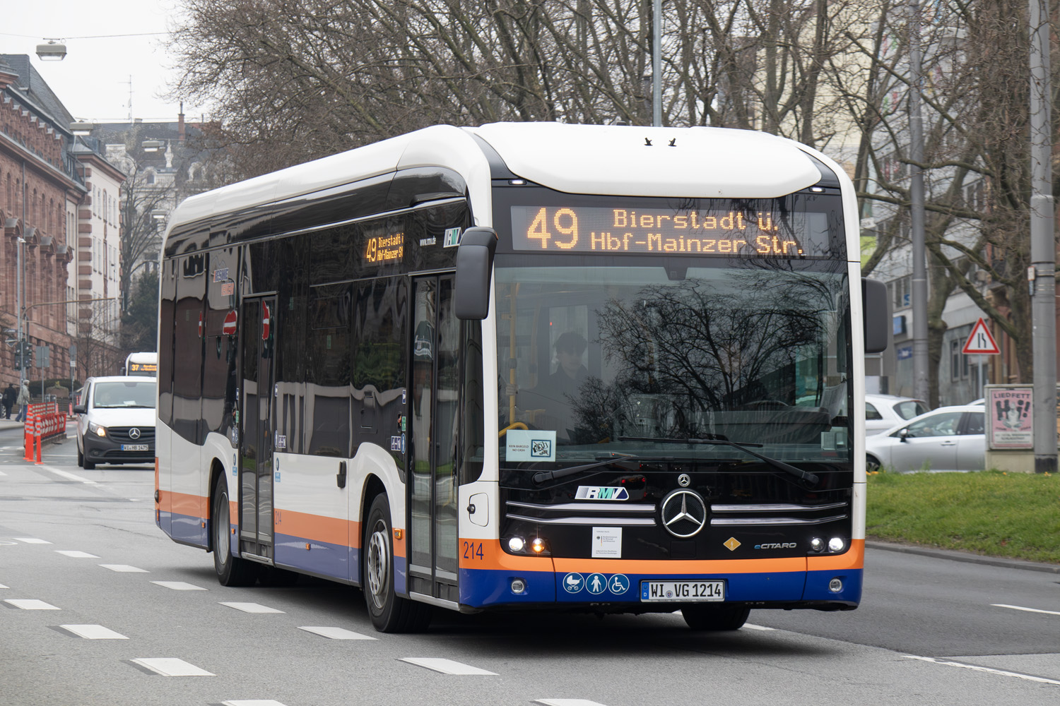 Wiesbaden, Mercedes-Benz eCitaro nr. 214