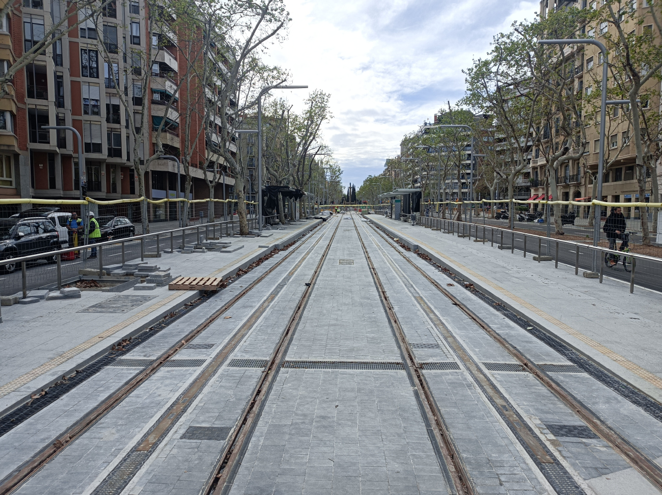 Barcelona — Construction of the connection between the two tram lines on Diagonal