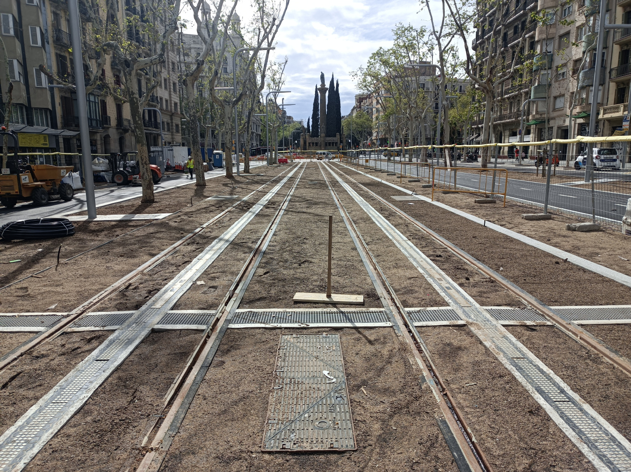 Barcelona — Construction of the connection between the two tram lines on Diagonal