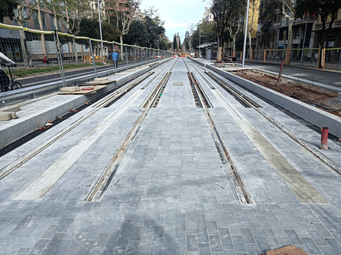 Barcelone — Construction of the connection between the two tram lines on Diagonal