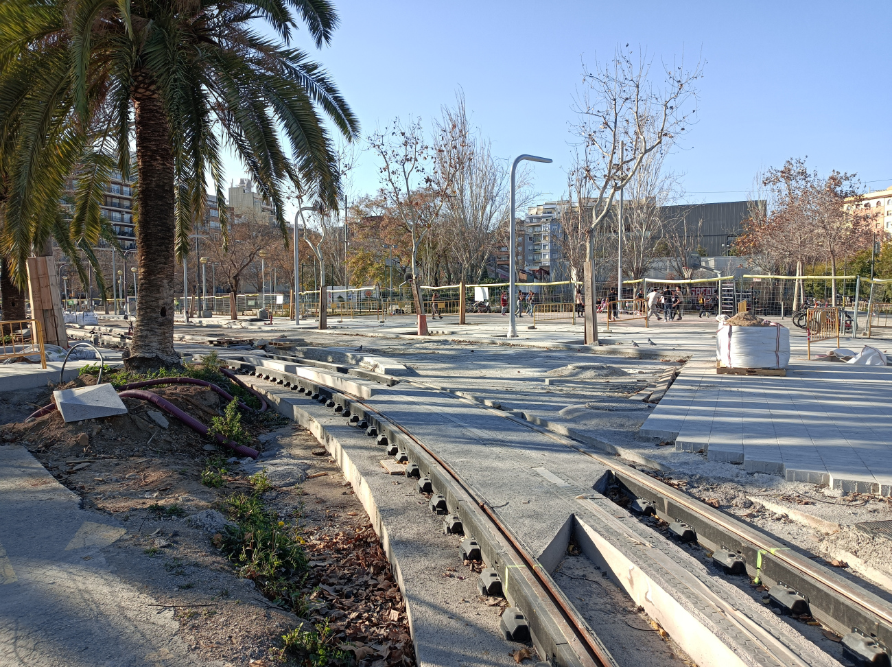 Barcelona — Construction of the connection between the two tram lines on Diagonal