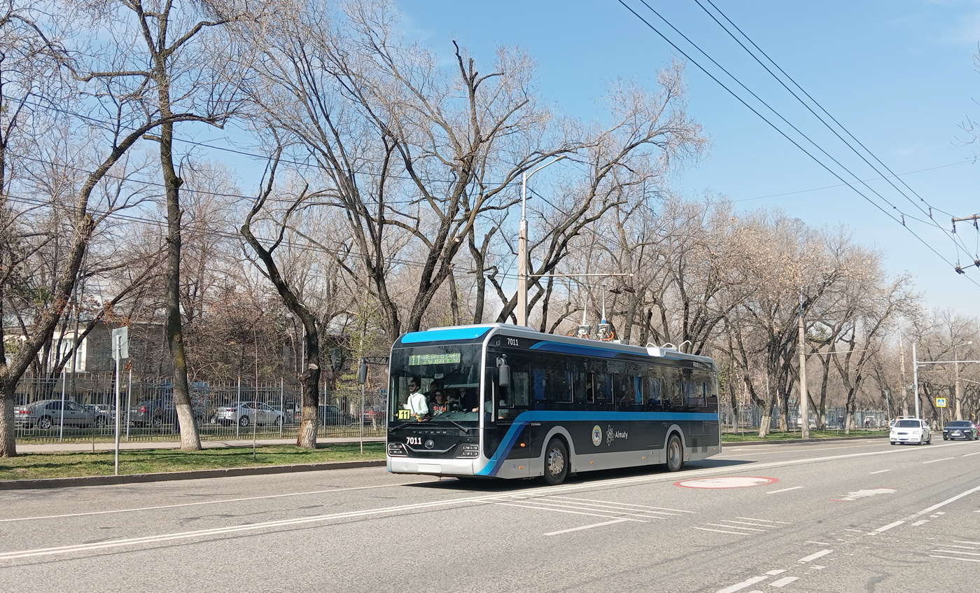 Almati, Yutong ZK6128BEVG — 7011