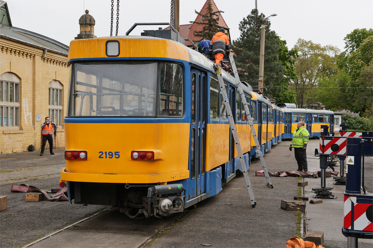 Лейпциг — Отправка трамваев Tatra в Украину