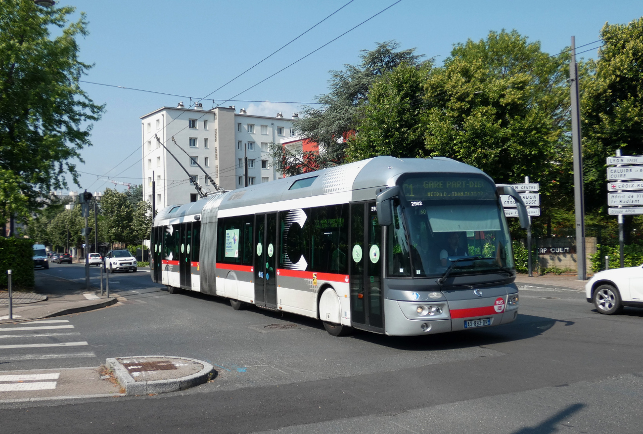 Lyon, Irisbus Cristalis ETB 18 № 2902