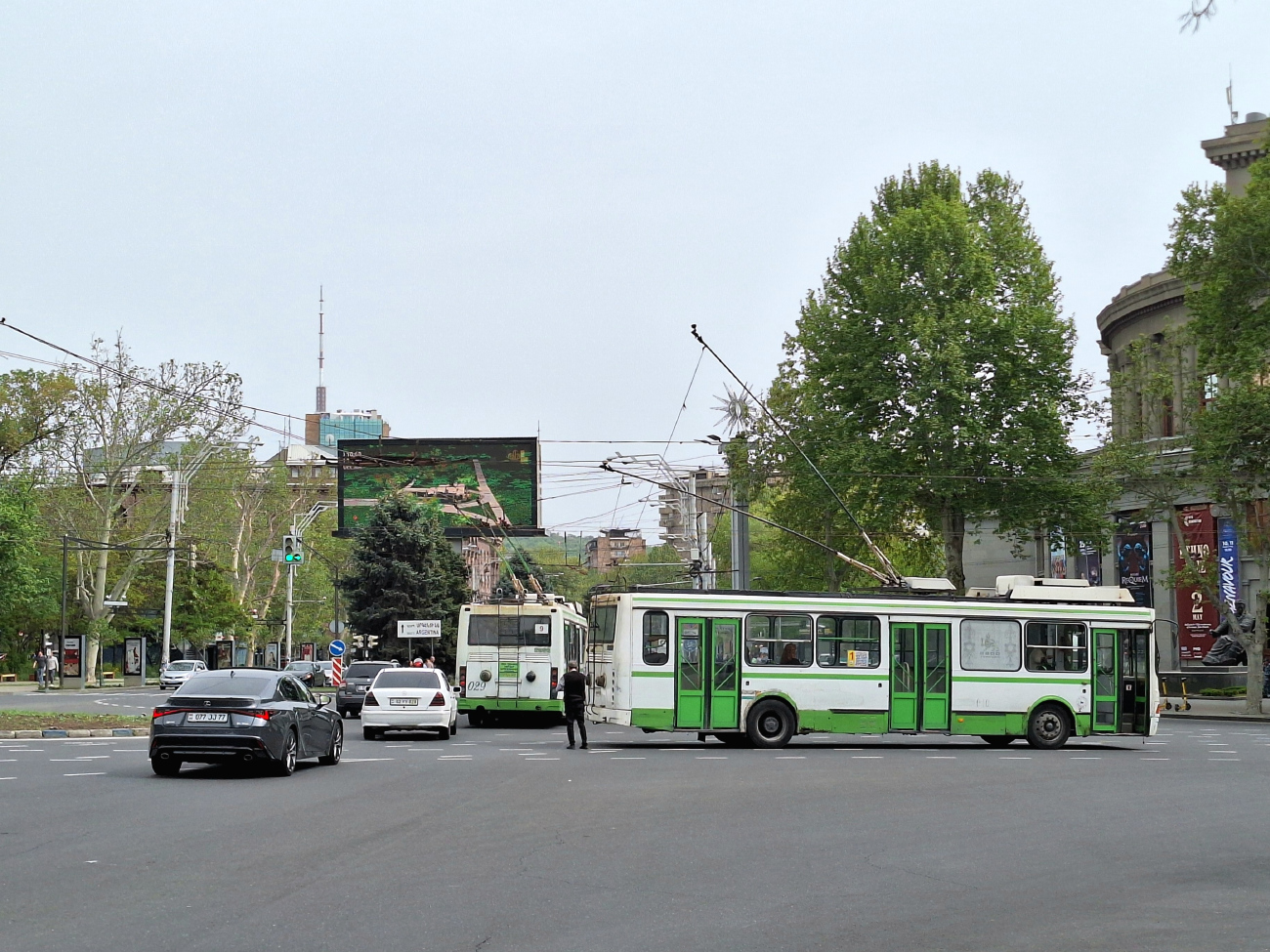 Ереван, ЛиАЗ-5280 (ВЗТМ) № 010