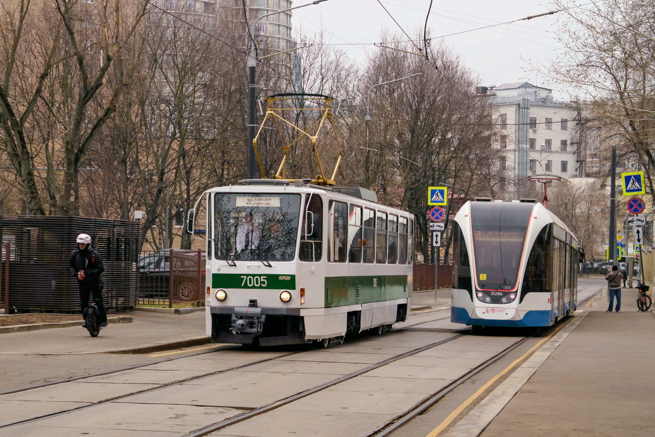 Moscow, Tatra T7B5 № 7005; Moscow, 71-931M “Vityaz-M” № 31286; Moscow — Celebrating the 125th anniversary of the Moscow tram (parade rehearsals on 03/29/2024 and 04/03/2024, parade and tram exhibition on 04/06/2024)