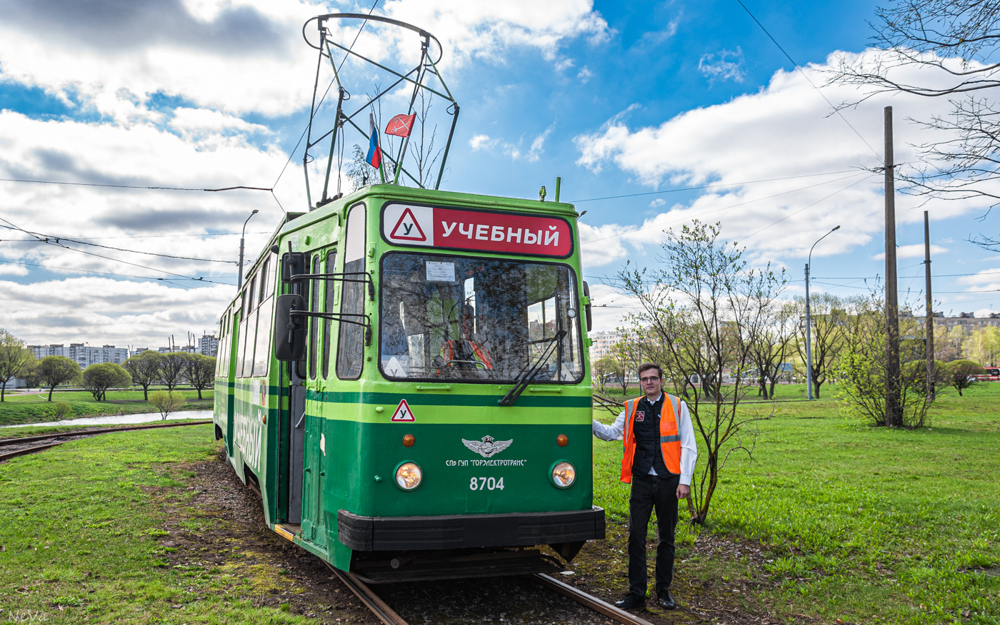 Санкт-Петербург, ЛМ-68М № 8704; Работники электротранспорта