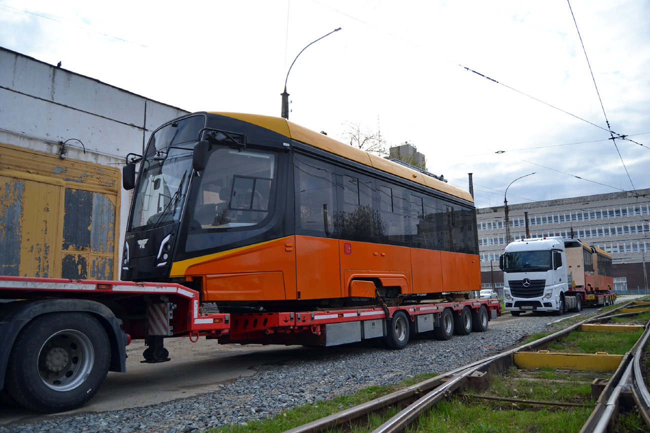 Екатеринбург, 71-639 «Кастор» № 850; Усть-Катав — Новые вагоны