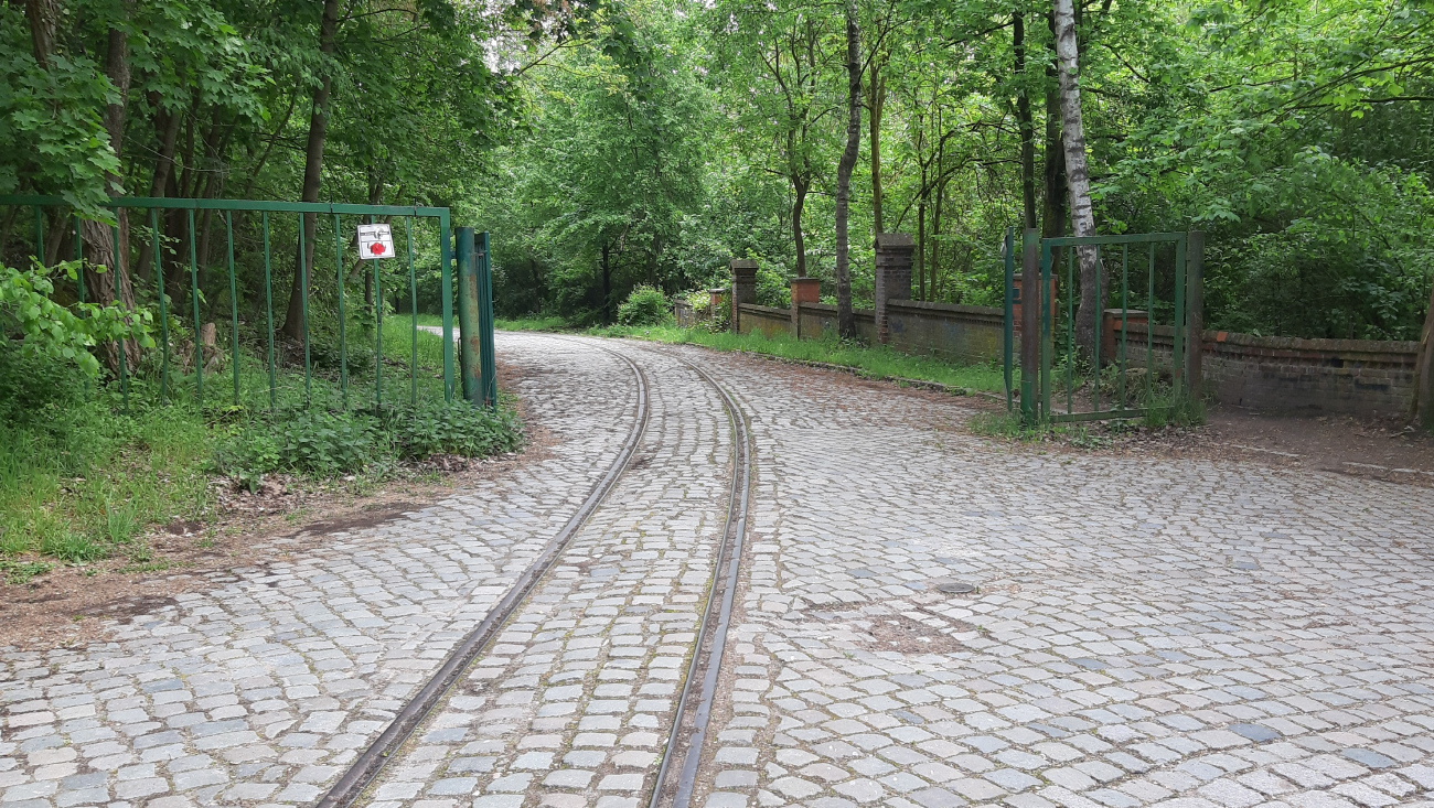 Шёнайхе - Рюдерсдорф — Oстатки бывших трамвайных линий