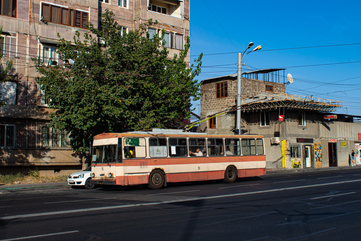 Ереван, Škoda 14Tr02/6 № 10