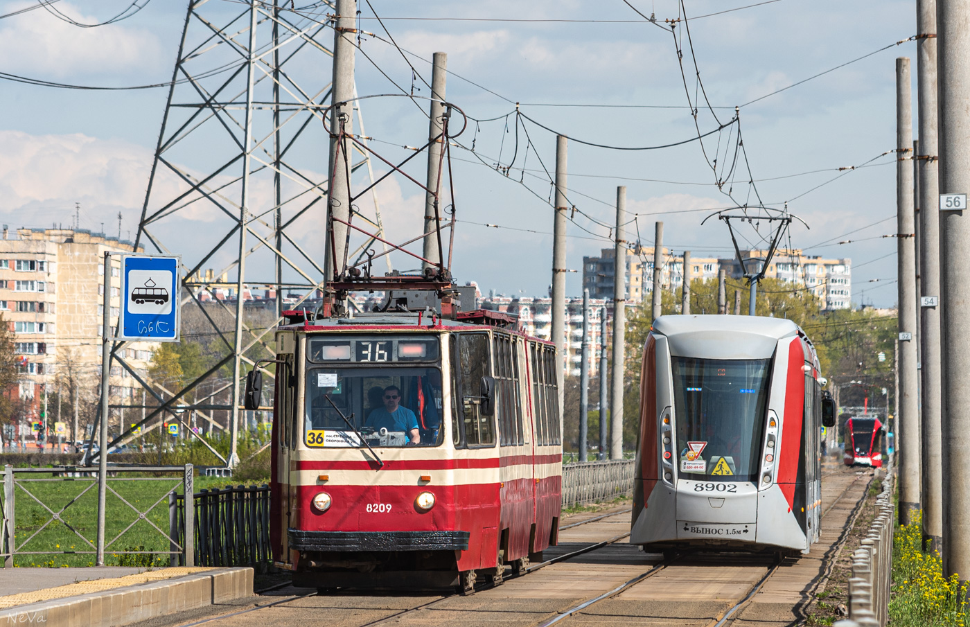 Санкт-Петербург, ЛВС-86К № 8209; Санкт-Петербург, 71-801 (Alstom Citadis 301 CIS) № 8902