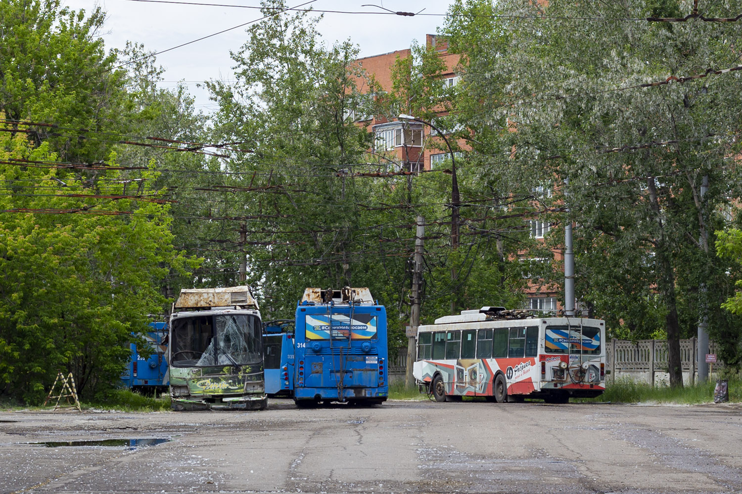 Irkutszk, LiAZ-528031 — 310; Irkutszk, LiAZ-528031 — 314; Irkutszk, VMZ-5298.00 (VMZ-375) — 295