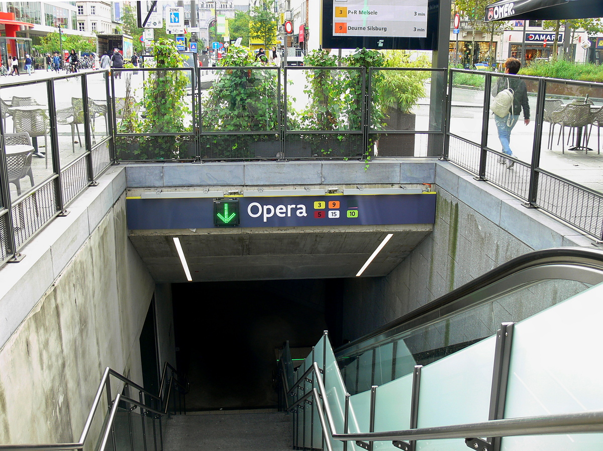Antwerpen — Stations