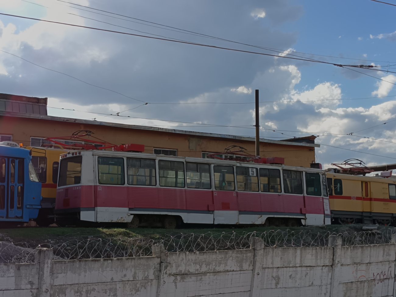 Саратов, 71-605 (КТМ-5М3) № 2239